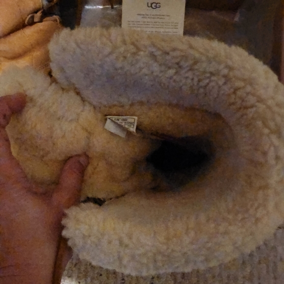Ugg shearling lining boots - Picture 7 of 7